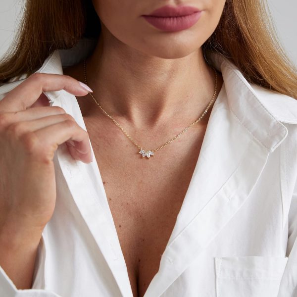 Art Deco Diamond Necklace for Women. Fine Metals Leaf Pendant Necklace, Multi-Layered CZ Necklace, Simple Choker for Women Fashion Jewelry Gift - 图片 3
