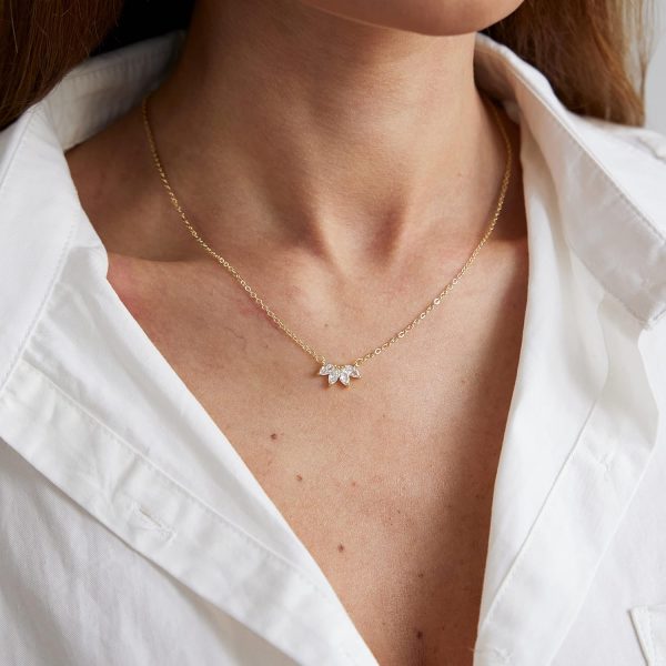 Art Deco Diamond Necklace for Women. Fine Metals Leaf Pendant Necklace, Multi-Layered CZ Necklace, Simple Choker for Women Fashion Jewelry Gift - 图片 2